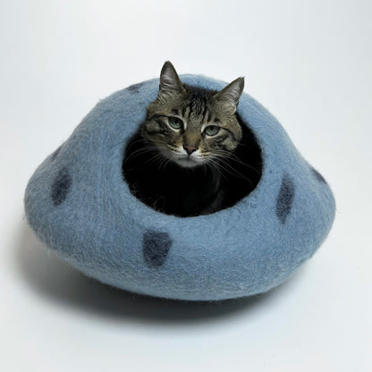 Handmade Wool Cat Cave